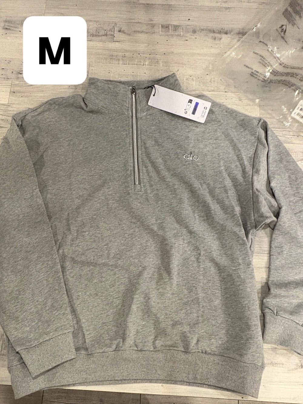 ALO Yoga Men’s Light Gray Quarter-Zip Pullover